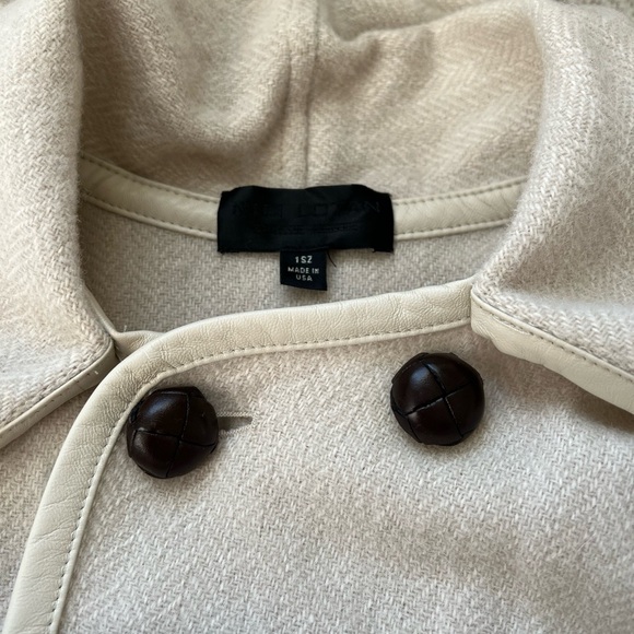 Nili Lotan Cape Elegant Cool - wool, alpaca, lambskin trim, cowhide buttons - Picture 8 of 13